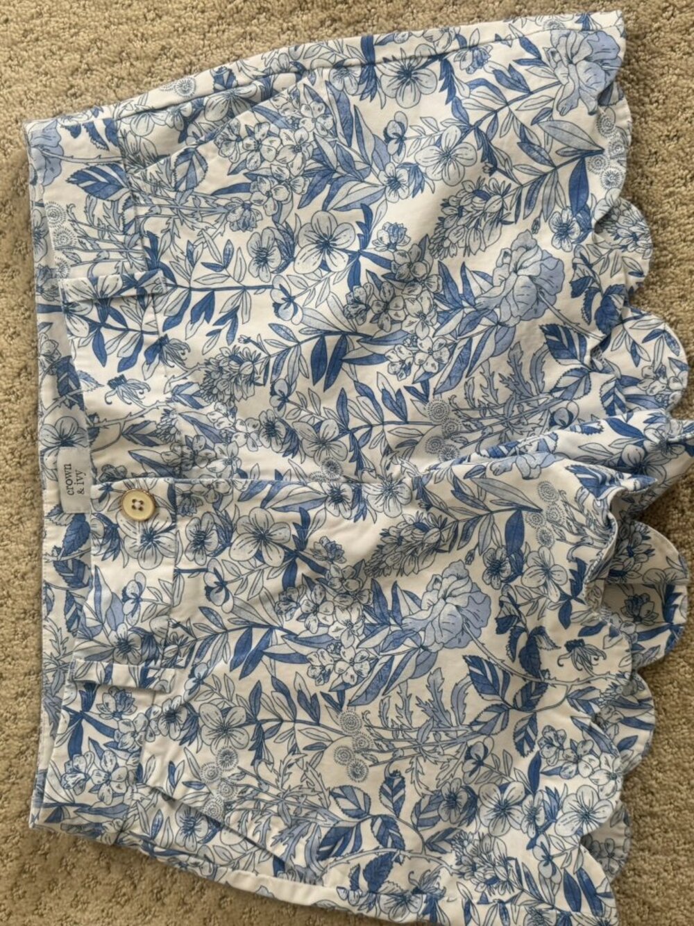 Crown & Ivy Blue White Floral Scallop Hem Shorts Size 6